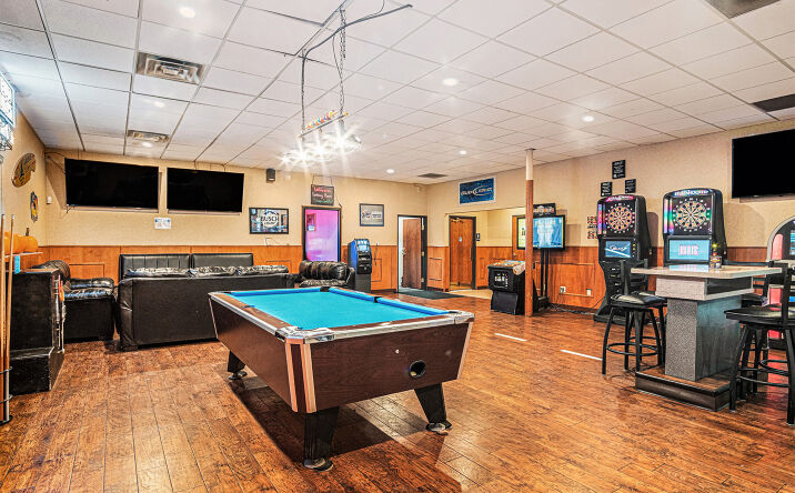 Pictures of Retail property located at 203 Egan Ave N, Madison, SD 57042 for sales - image #1