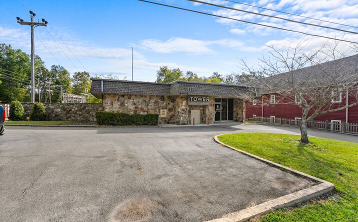 Pictures of Retail property located at 138 University Ave, Sewanee, TN 37375 for sales - image #1