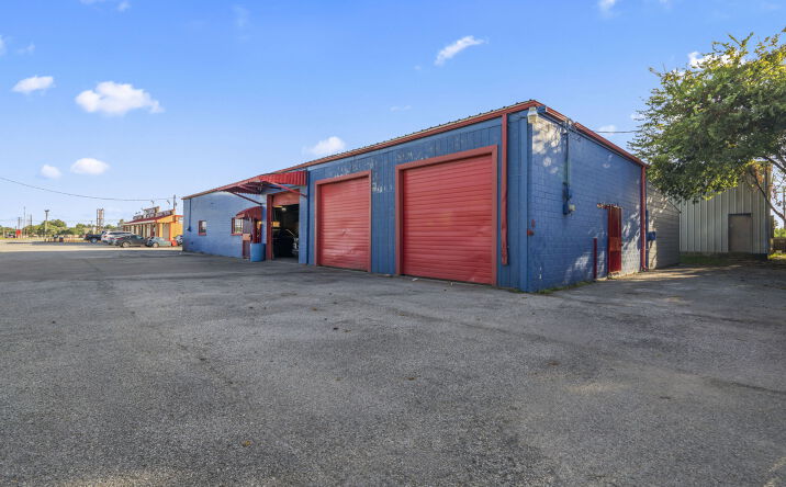 Pictures of Industrial, Mixed Use, Retail, Self Storage property located at 1201 Preston Ave, Pasadena, TX 77503 for sales - image #1