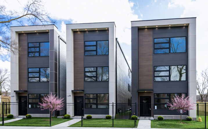 Pictures of Multifamily property located at 5637 S Prairie Avenue, Chicago, IL 60637 for sales - image #1
