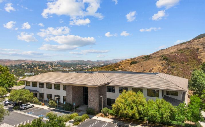 Pictures of Office property located at 30300 Agoura Rd, Agoura Hills, CA 91301 for sales - image #1
