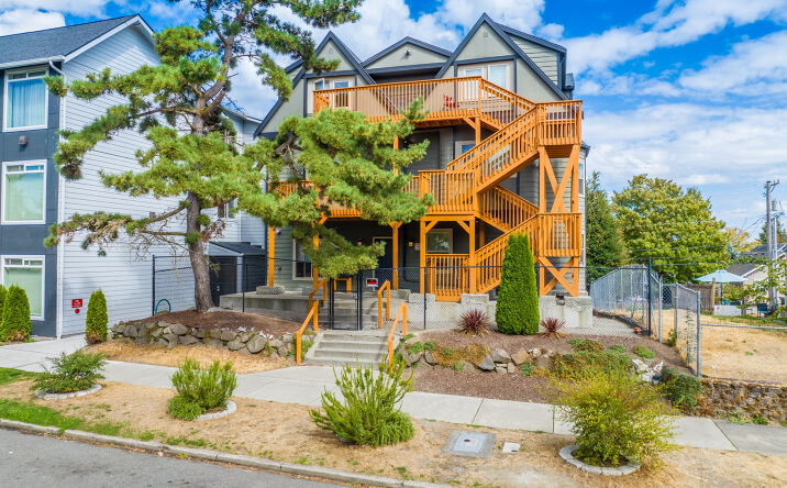 Pictures of Multifamily property located at 707-709 S I St, Tacoma, WA 98405 for sales - image #1