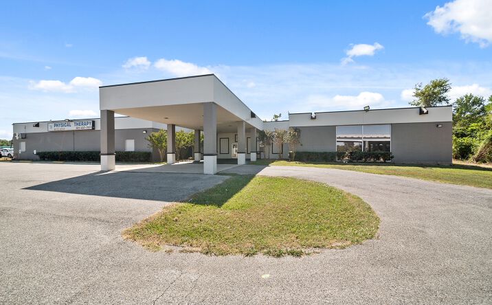 Pictures of Office, Special Purpose property located at 910 N. Hwy. 146, Baytown, TX 77520 for sales - image #1