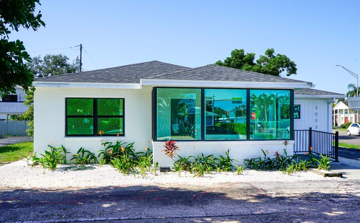Pictures of Office property located at 3003 Tamiami Trl, Sarasota, FL 34239 for sales - image #1