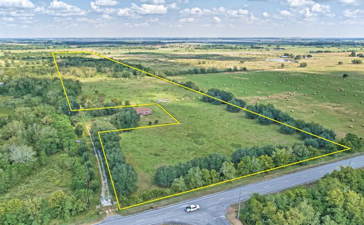 Pictures of Land property located at TBD 2 FM 1462, Damon, TX 77430 for sales - image #1