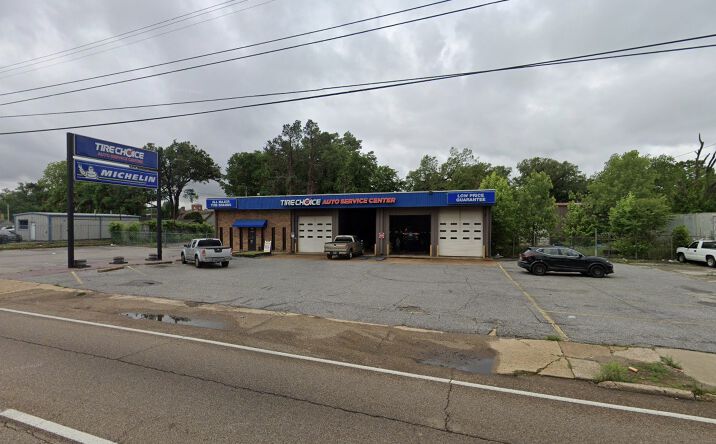 Pictures of Retail property located at 2429 Lamar Avenue, Memphis, TN 38114 for sales - image #1