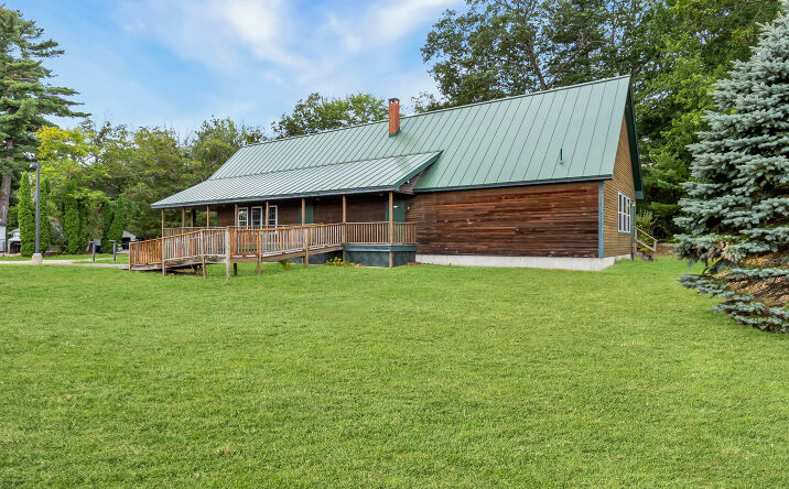 Pictures of Mixed Use, Office, Retail property located at 204 Gray Road, Cumberland, ME 04021 for sales - image #1