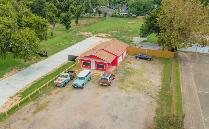 Pictures of Mixed Use, Office, Self Storage property located at 327 South Main St, Clute, TX 77531 for sales - image #1