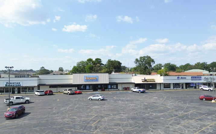 Pictures of Retail property located at 2215 Danville Rd SW, Decatur, AL 35601 for sales - image #1