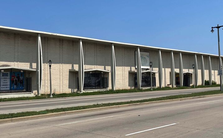 Pictures of Retail property located at 5300 W Fond du Lac Ave, Milwaukee, WI 53216 for sales - image #1