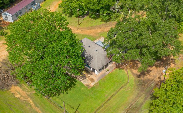 Pictures of Multifamily property located at 7419 US-11, Lumberton, MS 39455 for sales - image #1