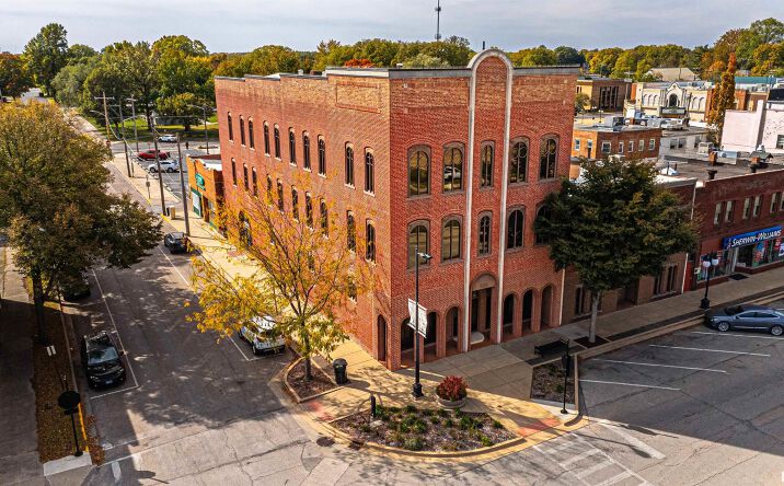 Pictures of Office property located at 207 S MCLEAN Street, Lincoln, IL 62656 for sales - image #1