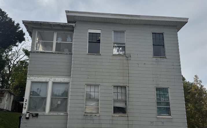 Pictures of Multifamily property located at 235 S 9Th Street, Burlington, IA 52601 for sales - image #1