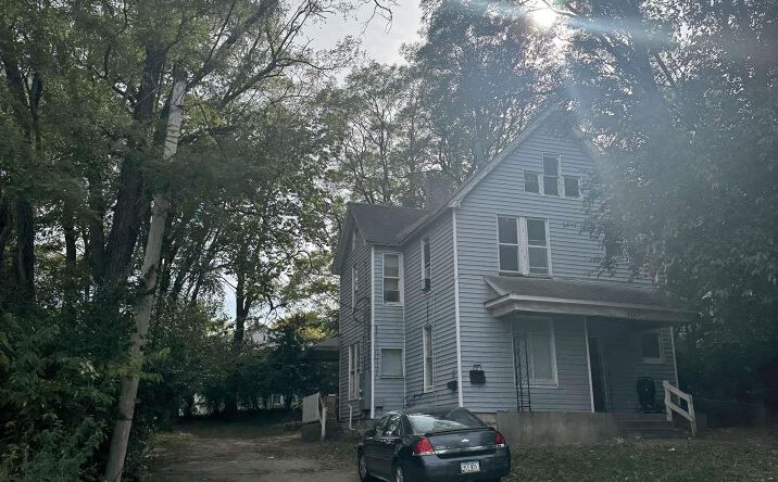 Pictures of Multifamily property located at 1127 Washington Street, Burlington, IA 52601 for sales - image #1
