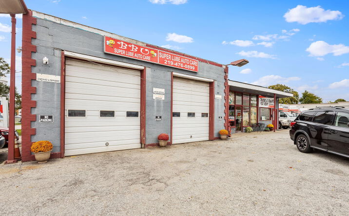 Pictures of Business for Sale, Retail, Mixed Use property located at 1003 Calumet Avenue, Valparaiso, IN 46383 for sales - image #1