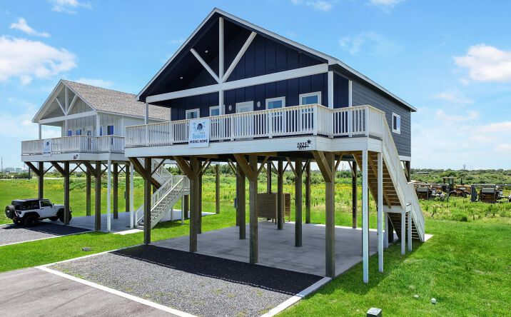 Pictures of Special Purpose property located at 1025 Sunset Cir W, Crystal Beach, TX 77650 for sales - image #1