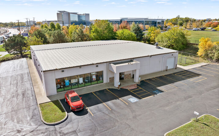 Pictures of Office, Retail property located at 2620 N Farnsworth Ave, Aurora, IL 60502 for sales - image #1