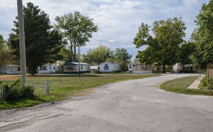 Pictures of Mobile Home Park property located at 225 S Barnett St, Nauvoo, IL 62354 for sales - image #1