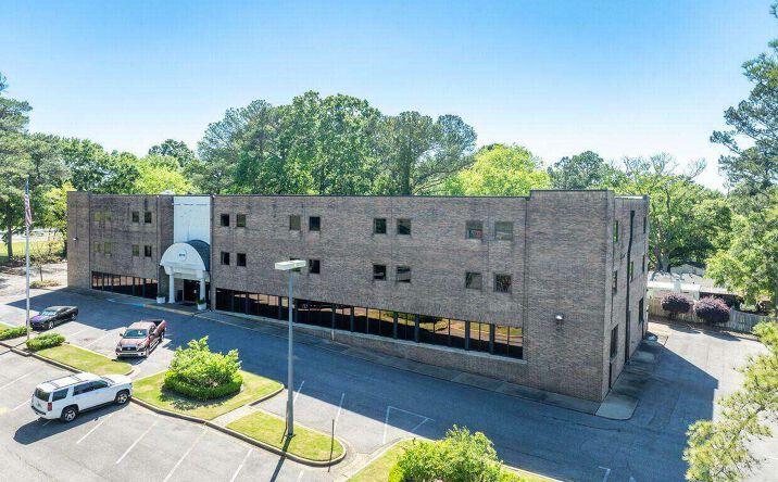 Pictures of Hospitality, Office property located at 3815 Interstate Ct, Montgomery, AL 36109 for sales - image #1