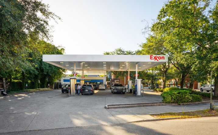 Pictures of Retail property located at 420 Meeting St., Charleston, SC 29403 for sales - image #1