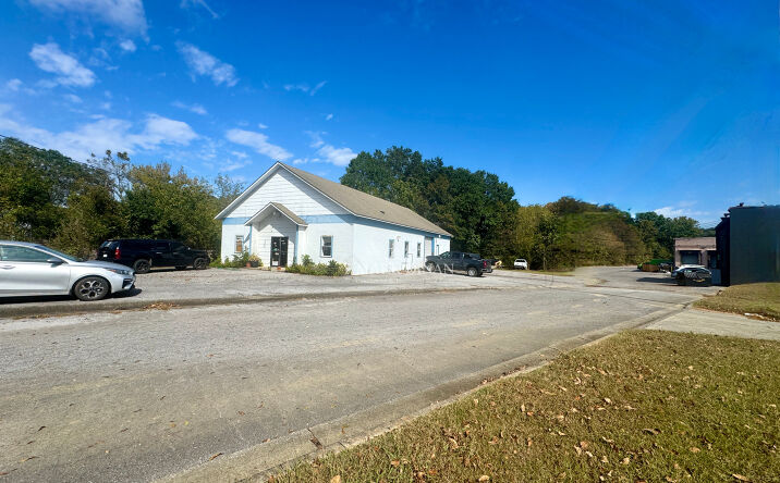 Pictures of Industrial, Office property located at 101 Southbrooke Vlg Dr, Alabaster, AL 35007 for sales - image #1