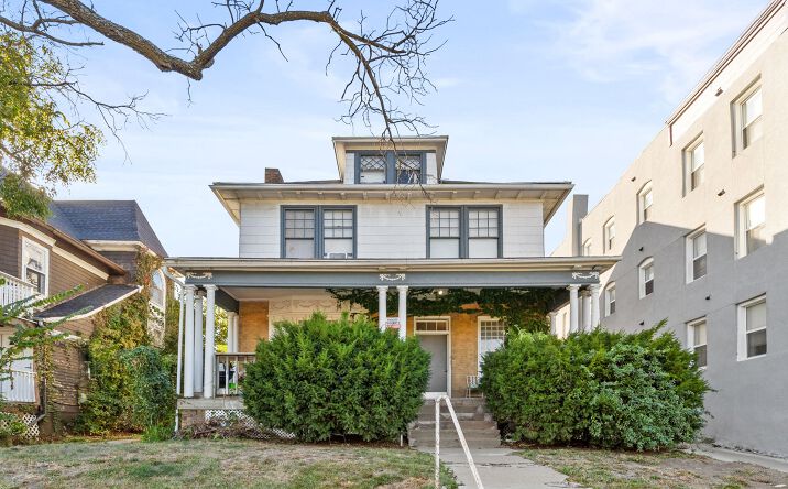 Pictures of Multifamily property located at 3826 Warwick Blvd, Kansas City, MO 64111 for sales - image #1