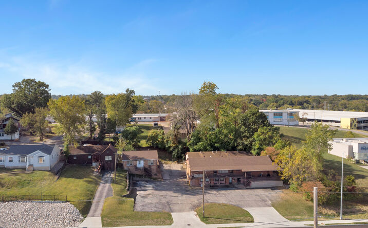 Pictures of Multifamily property located at 8958 Natural Bridge Rd, St. Louis, MO 63121, 8954 Natural Bridge Rd, St. Louis, MO 63121, 8950 Natural Bridge Rd, St. Louis, MO 63121 for sales - image #1