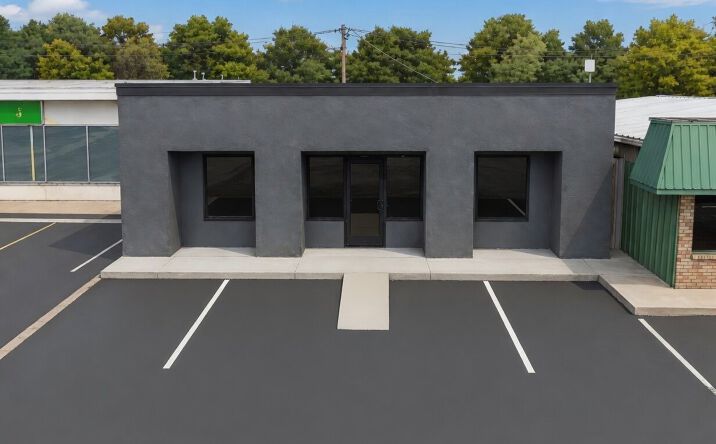 Pictures of Mixed Use property located at 1020 W Main, Durant, OK 74701 for sales - image #1