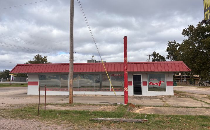 Pictures of Retail property located at 601 S 1st, Madill, OK 73446 for sales - image #1