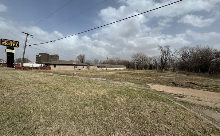 Pictures of Land property located at 3746 SW Topeka BLVD, Topeka, KS 66609 for sales - image #1