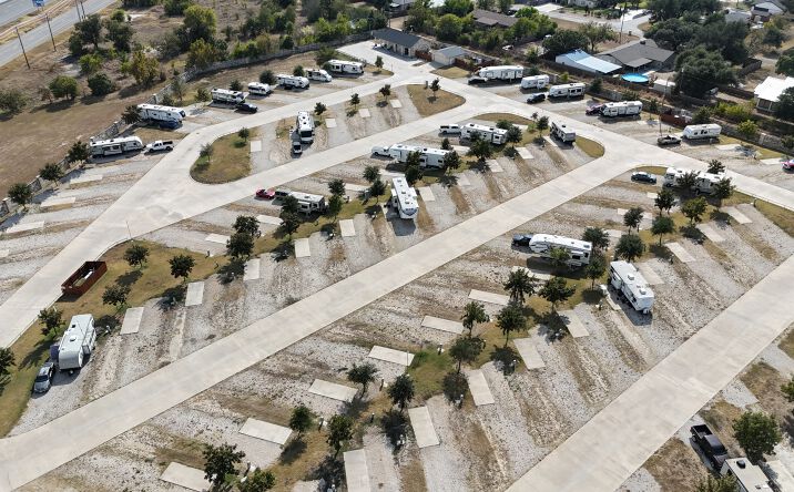 Pictures of Multifamily, Mobile Home Park property located at 13483 N I-35, Jarrell, TX 76537 for sales - image #1