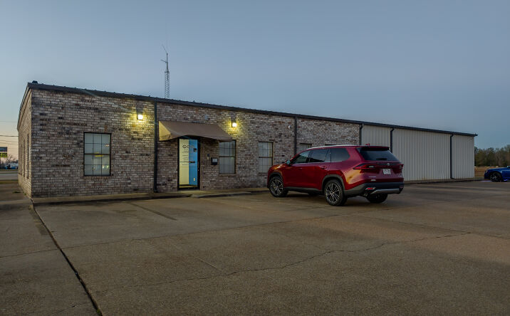 Pictures of Industrial, Mixed Use, Office property located at 2112 N BOLTON AV, ALEXANDRIA, LA 71303, ALEXANDRIA, LA 71303 for sales - image #1
