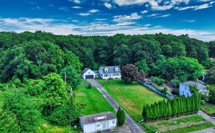 Pictures of Multifamily, Office, Land, Retail, Special Purpose property located at 894 896 Main Road, Tiverton, RI 02878 for sales - image #1