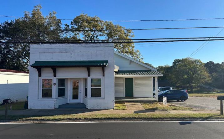Pictures of Office, Retail property located at 824 S Broad St, Commerce, GA 30529 for sales - image #1