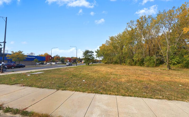 Pictures of Land property located at 9507 S Paxton Ave, Chicago, IL 60617 for sales - image #1