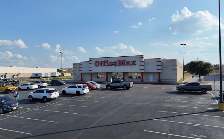 Pictures of Retail property located at 1800 Lowes Blvd, Killeen, TX 76542 for sales - image #1