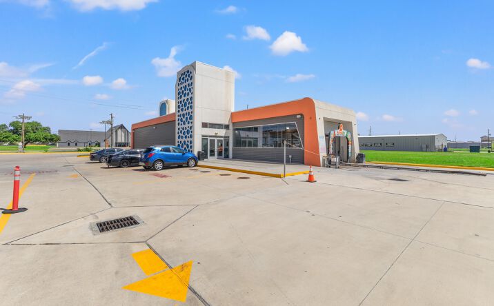 Pictures of Special Purpose property located at 5325 Twin City Hwy, Port Arthur, TX 77642 for sales - image #1