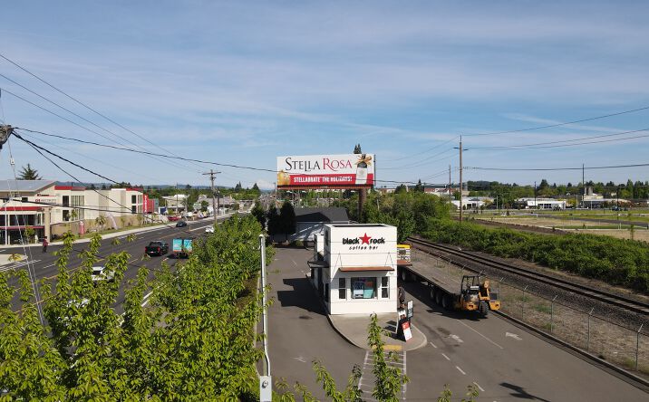 Pictures of Retail property located at 21150 SW Tualatin Valley Hwy, Beaverton, OR 97006 for sales - image #1
