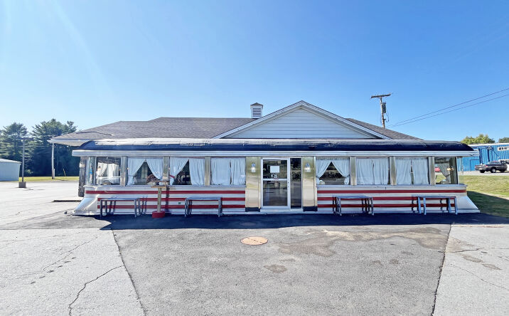 Pictures of Retail, Business for Sale property located at 367 Wilton Road/Route 2, Farmington, ME 04938 for sales - image #1