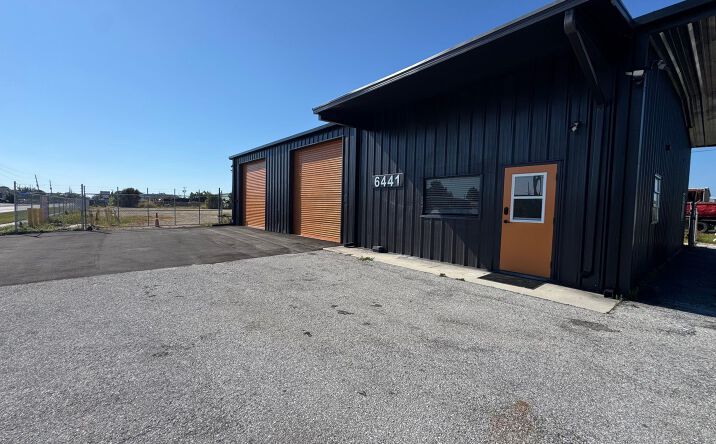 Pictures of Industrial property located at 6441 San Casa Dr, Englewood, FL 34224 for sales - image #1