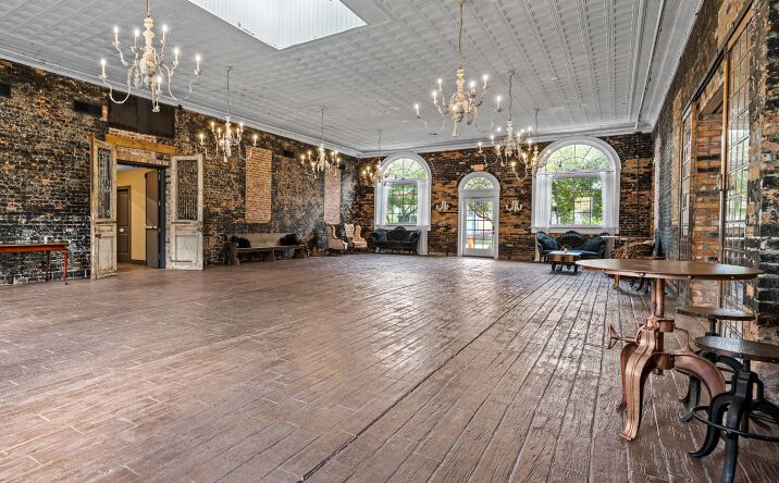 Pictures of Retail, Special Purpose property located at 117 N Church St, Smithfield, VA 23430 for sales - image #1