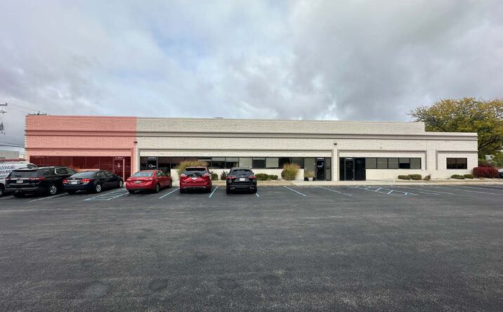 Pictures of Industrial property located at N8W22520 Johnson Dr, Waukesha, WI 53186 for sales - image #1