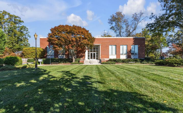 Pictures of Office property located at 420 3rd Ave NW, Hickory, NC 28601 for sales - image #1