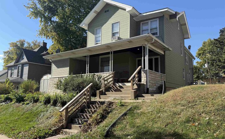 Pictures of Multifamily property located at 1816 DAVENPORT Avenue, Davenport, IA 52803 for sales - image #1