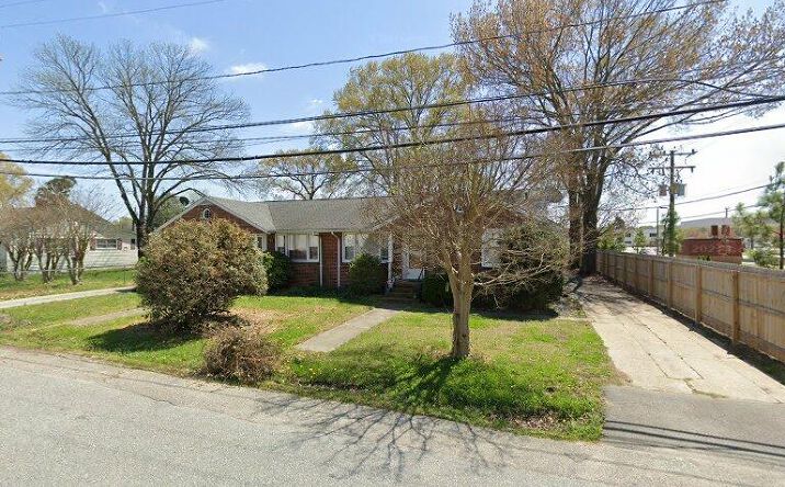 Pictures of Multifamily property located at 2 Colonial Place, Newport News, VA 23601 for sales - image #1
