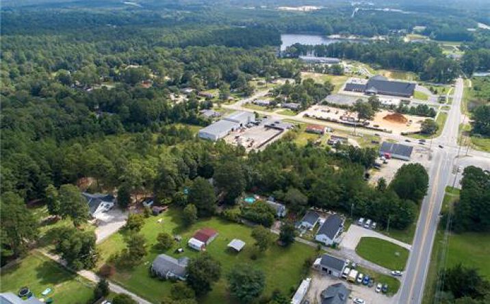 Pictures of Land property located at 7604 Raeford Rd, Fayetteville, NC 28304 for sales - image #1