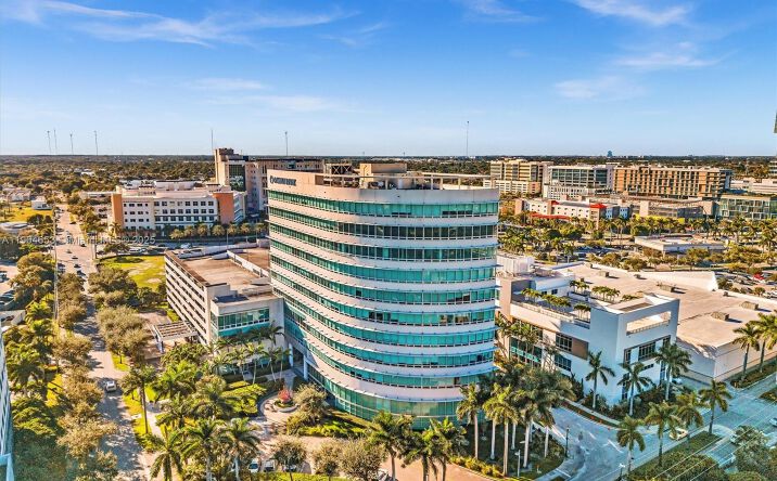 Pictures of Office property located at 20900 NE 30th Ave # 207, Aventura, FL 33180 for sales - image #1