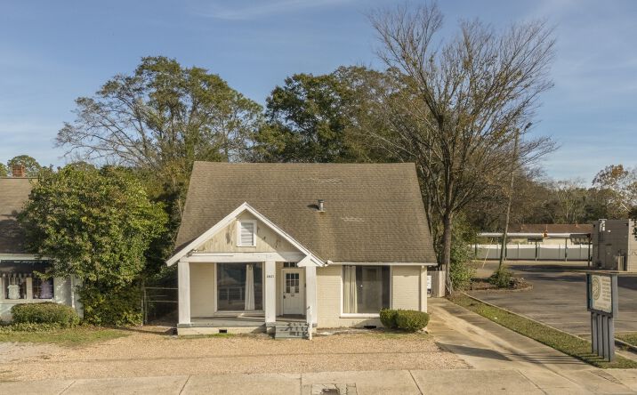 Pictures of Mixed Use, Office, Retail property located at 2021 Mulberry Street, Montgomery, AL 36016 for sales - image #1