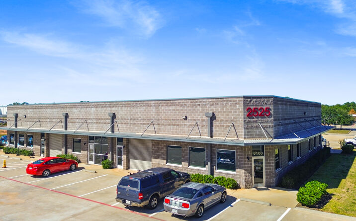 Pictures of Office property located at 2525 N Frazier St, Conroe, TX 77303 for sales - image #1