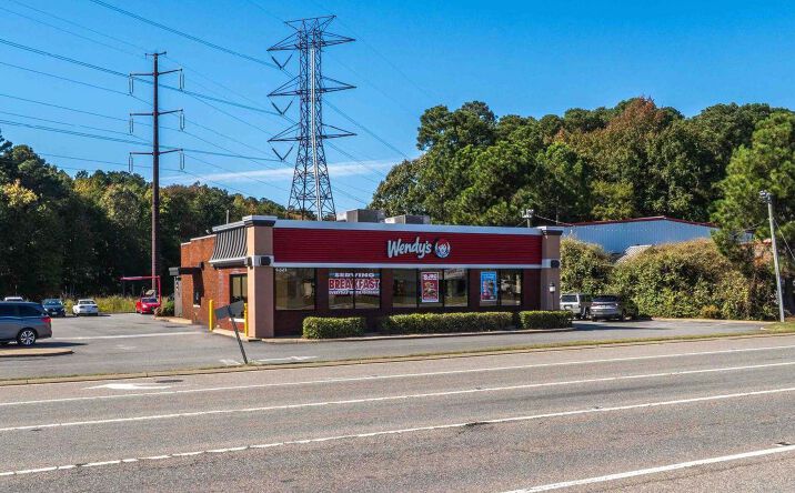 Pictures of Retail property located at 4321 George Washington Memorial Hwy, Yorktown, VA 23692 for sales - image #1